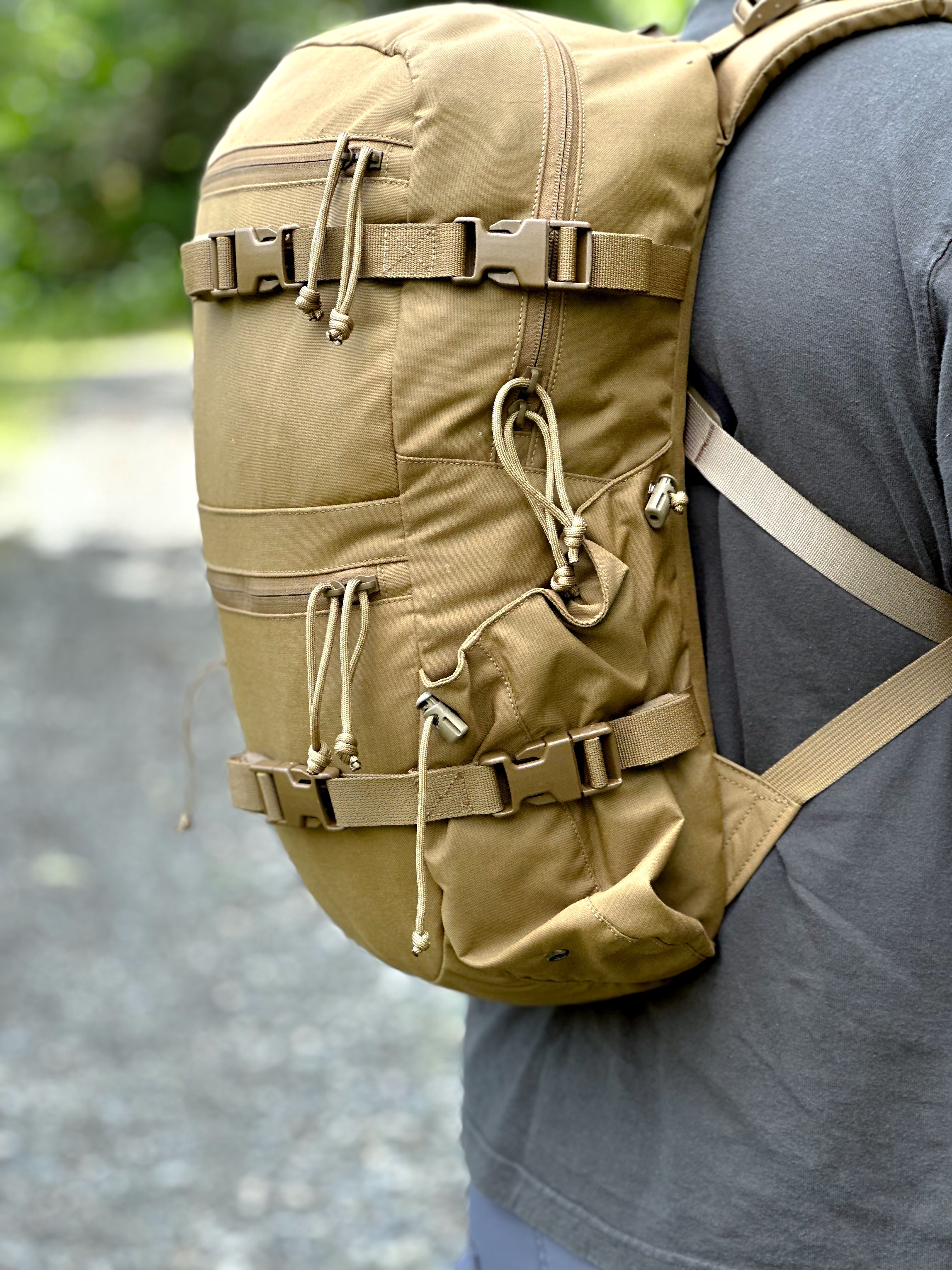 Ruckmule mfg company helix v2 edc day pack backpack hiking outdoor backpack every day carry