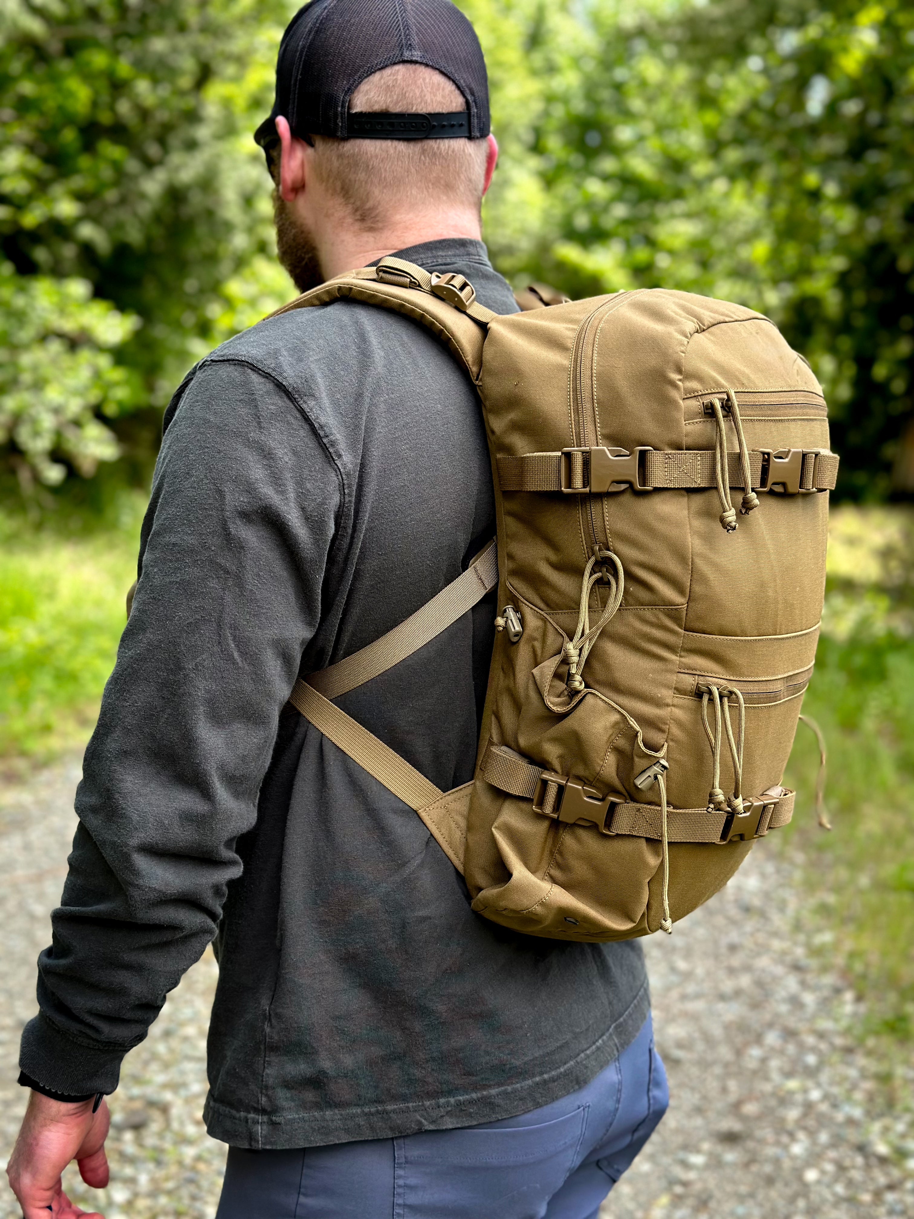 Ruckmule mfg company helix v2 edc day pack backpack hiking outdoor backpack every day carry 