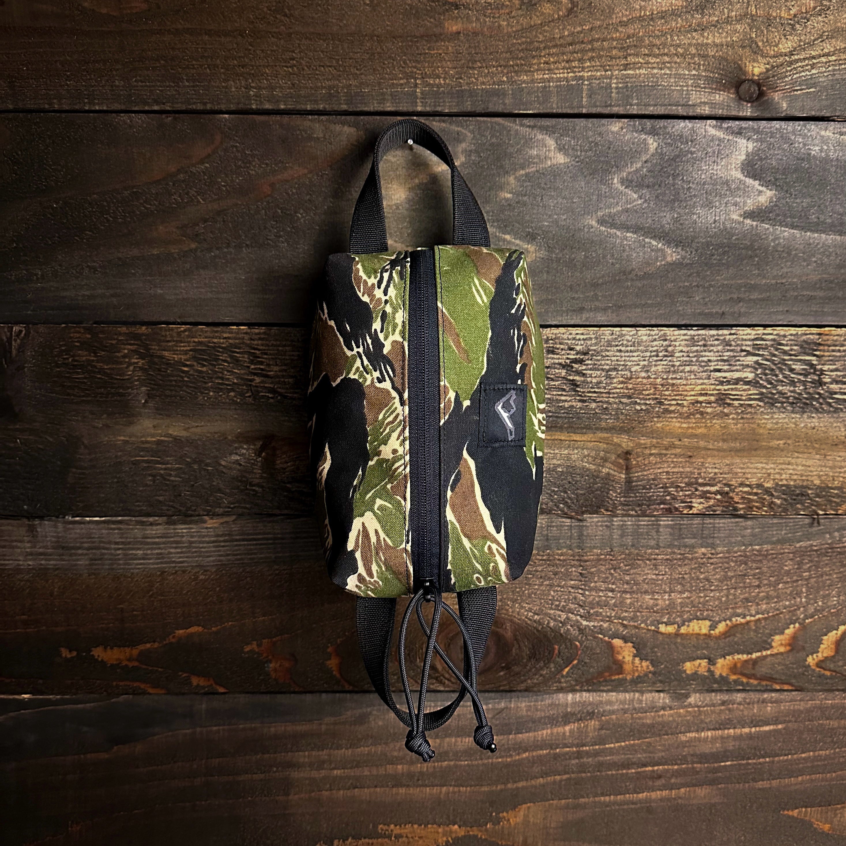 TALL BURDEX POUCH